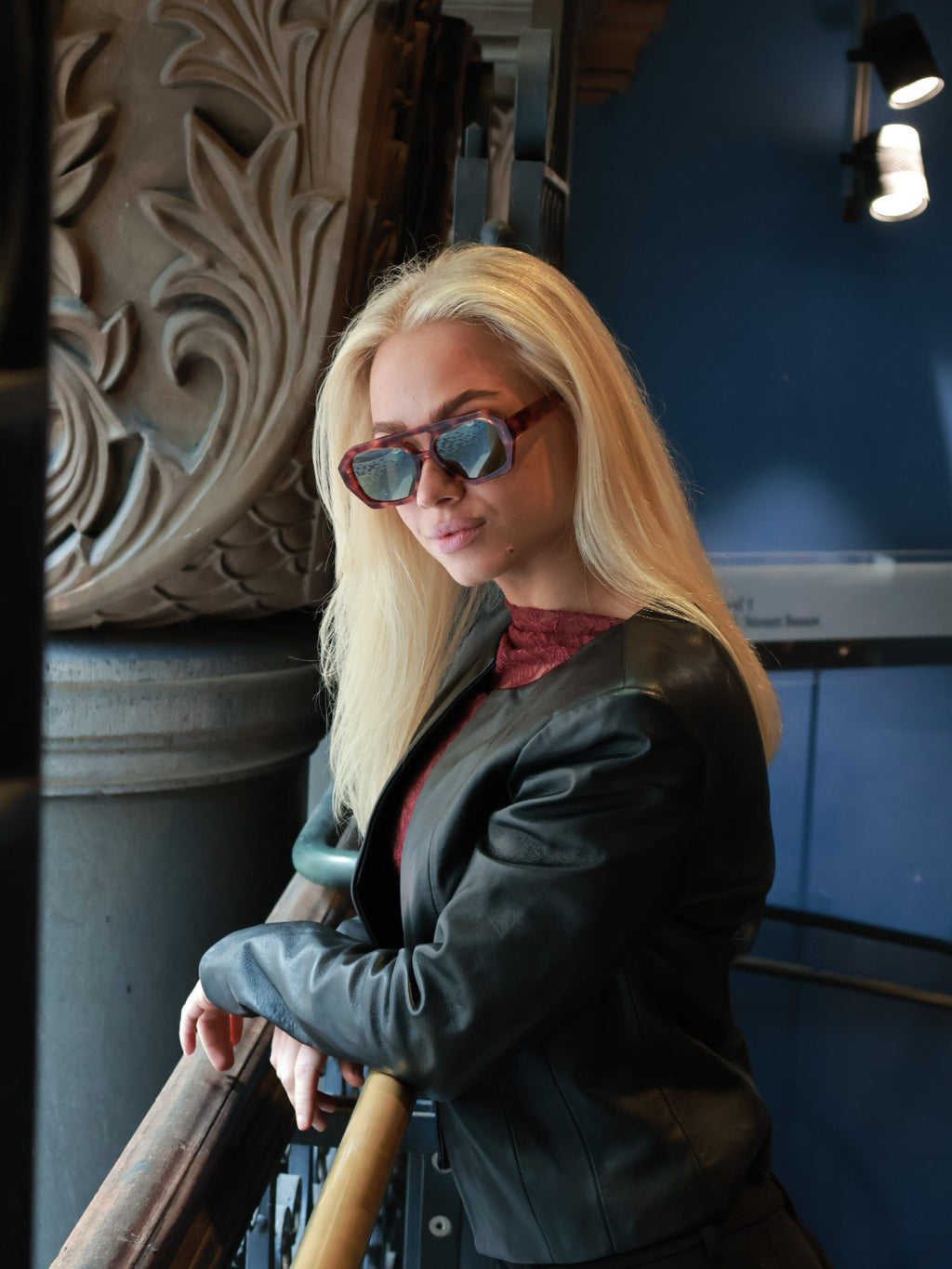 Stylish unisex aviator sunglasses by By Charley, featuring a classic tortoiseshell frame and polarized lenses for 100% UV protection and glare reduction.