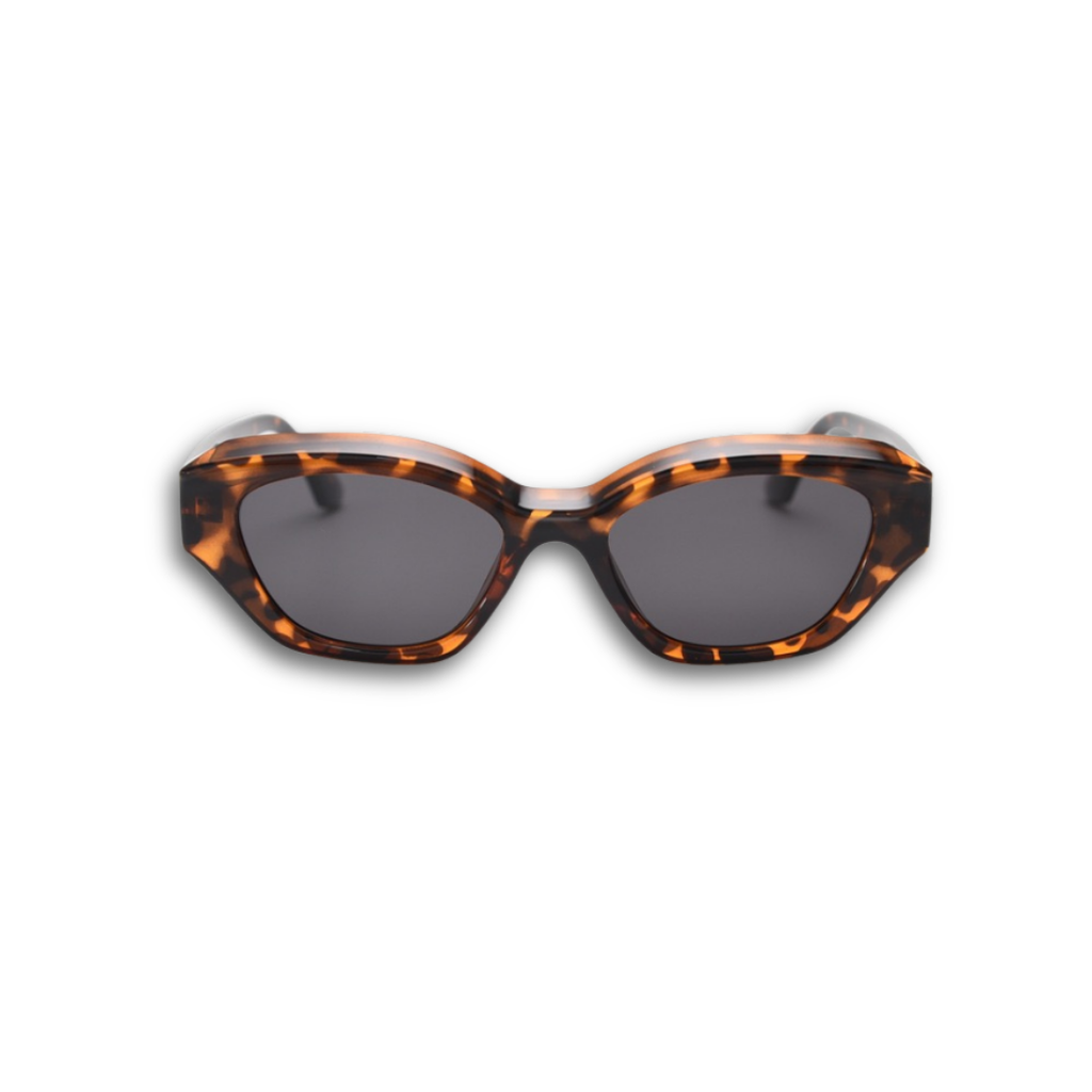 Stylish unisex polarized cat-eye sunglasses by By Charley, featuring a classic tortoiseshell frame that offers 100% UV protection and glare reduction for a bold, vintage-inspired aesthetic.

